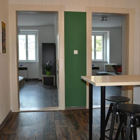 Apartment In Praha 3 Bagian luar foto